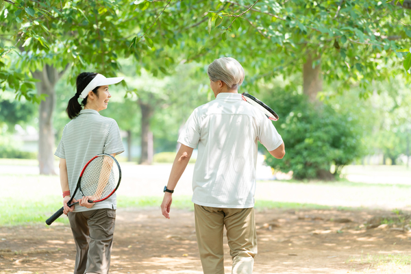 テニスって何歳までできるの？プロ競技や趣味のテニスが何歳まで続けられるのかを解説
