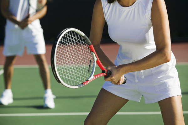 テニスのダブルスの魅力とは？シングルスとの違いや楽しみ方を解説